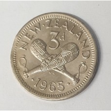 NEW ZEALAND 1965 . THREEPENCE COIN . ERROR . CLIPPED PLANCHET BOTH SIDES